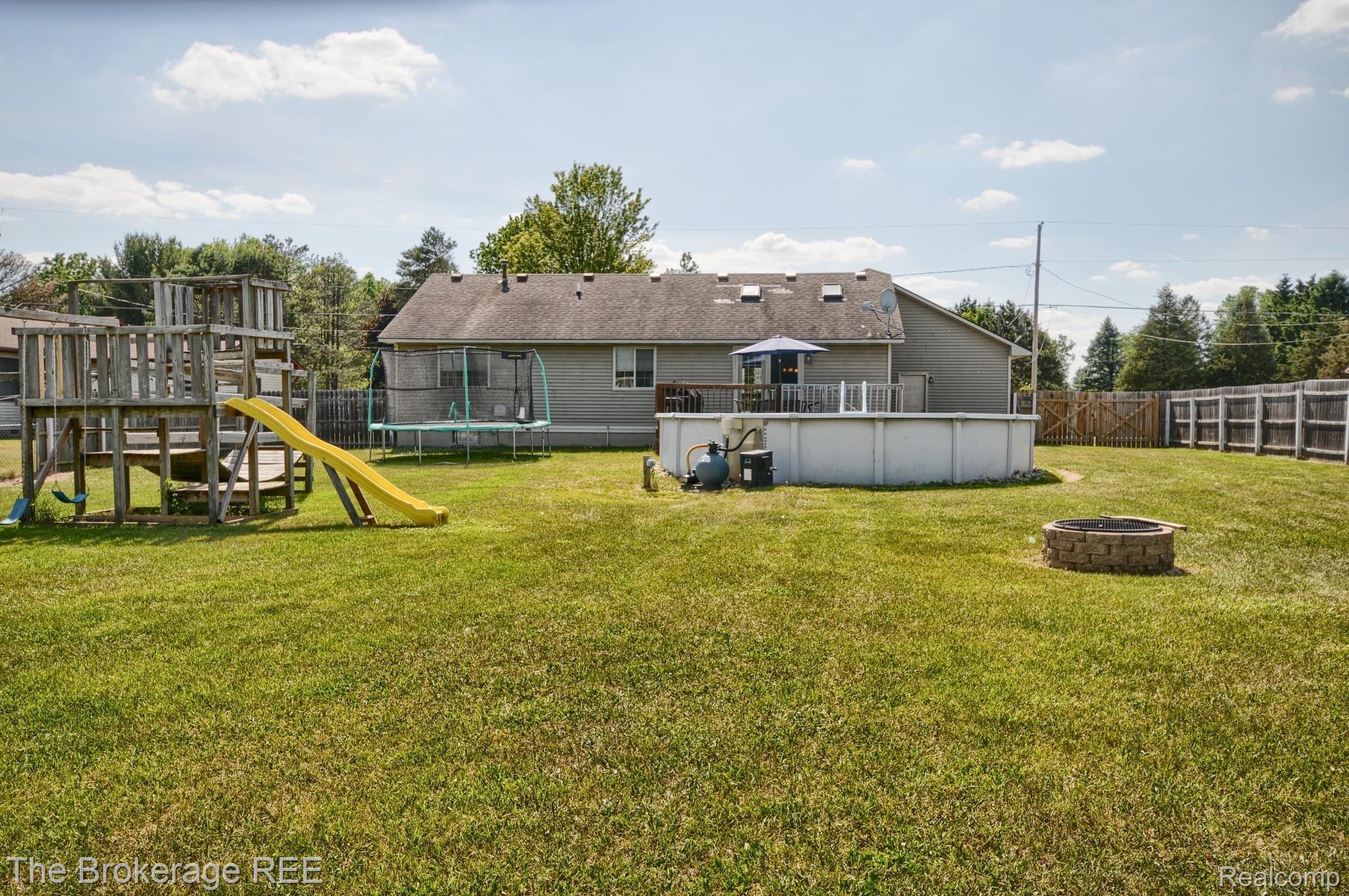6060 Johnson Road Flushing, MI 48433 - Photo 27 of 33 SD3_4288-HDR(5).jpg