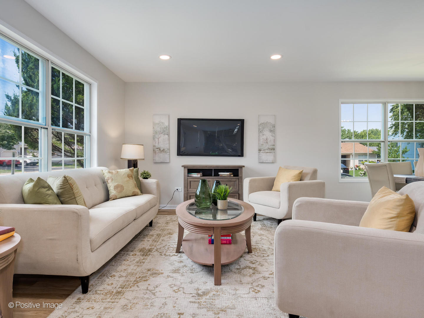 1475 Foxcroft Drive Aurora, IL 60506 - Photo 4 of 23 a living room with furniture and a potted plant