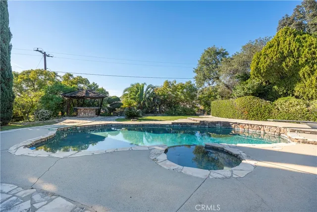 $1,350,000 | 569 North Barranca Avenue, Glendora, CA 91741