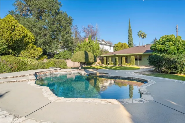 $1,350,000 | 569 North Barranca Avenue, Glendora, CA 91741