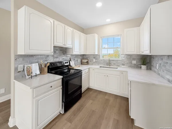 $769,900 | 403 Vista Ridge, San Antonio, TX 78260