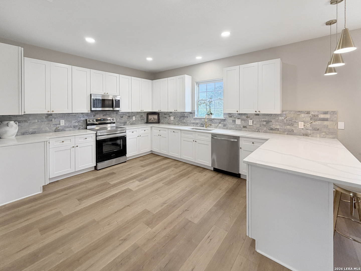 403 Vista Ridge San Antonio, TX 78260 - Photo 7 of 50