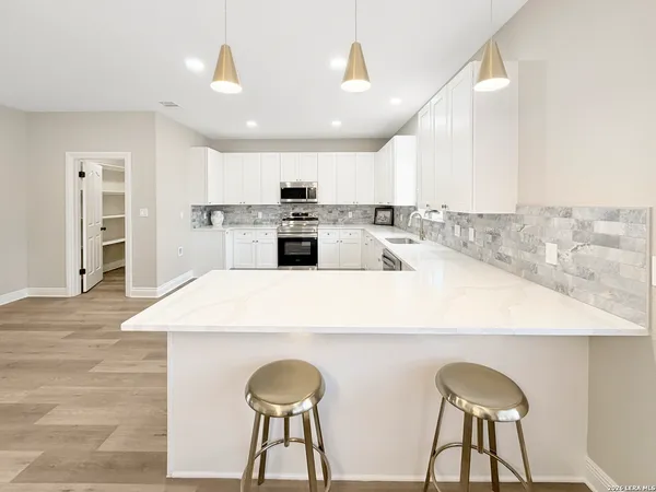 $769,900 | 403 Vista Ridge, San Antonio, TX 78260