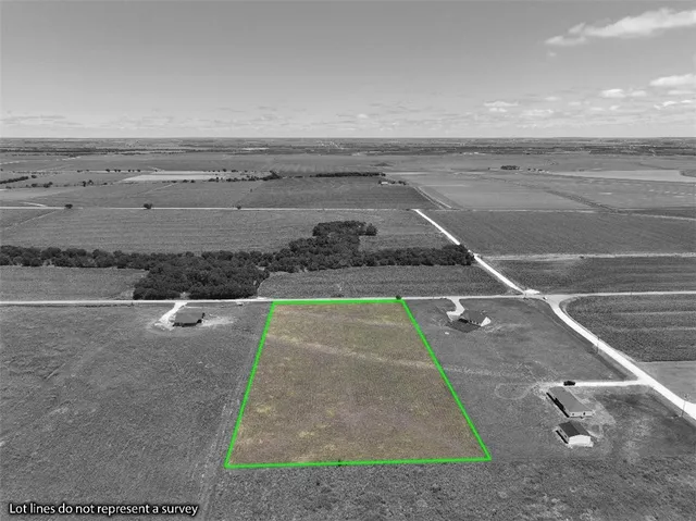a view of a tennis court