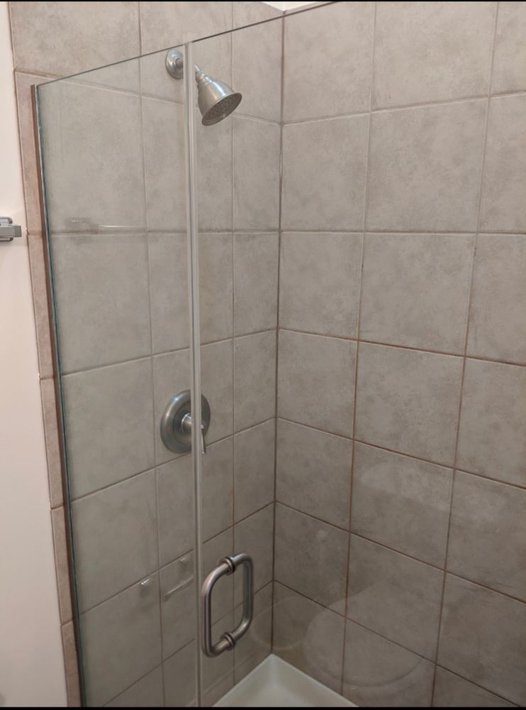 1100 West Taylor Street, Unit 3F Chicago, IL 60607 - Photo 7 of 9 a bathroom with a shower