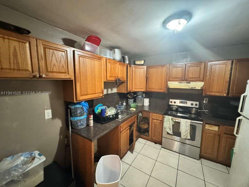 2995 Southwest 64th Avenue Miramar, FL 33023 - Photo 2 of 32