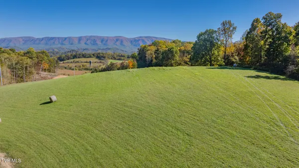 $1,336,400 | 413 Paddle Creek Road, Bristol, TN 37620