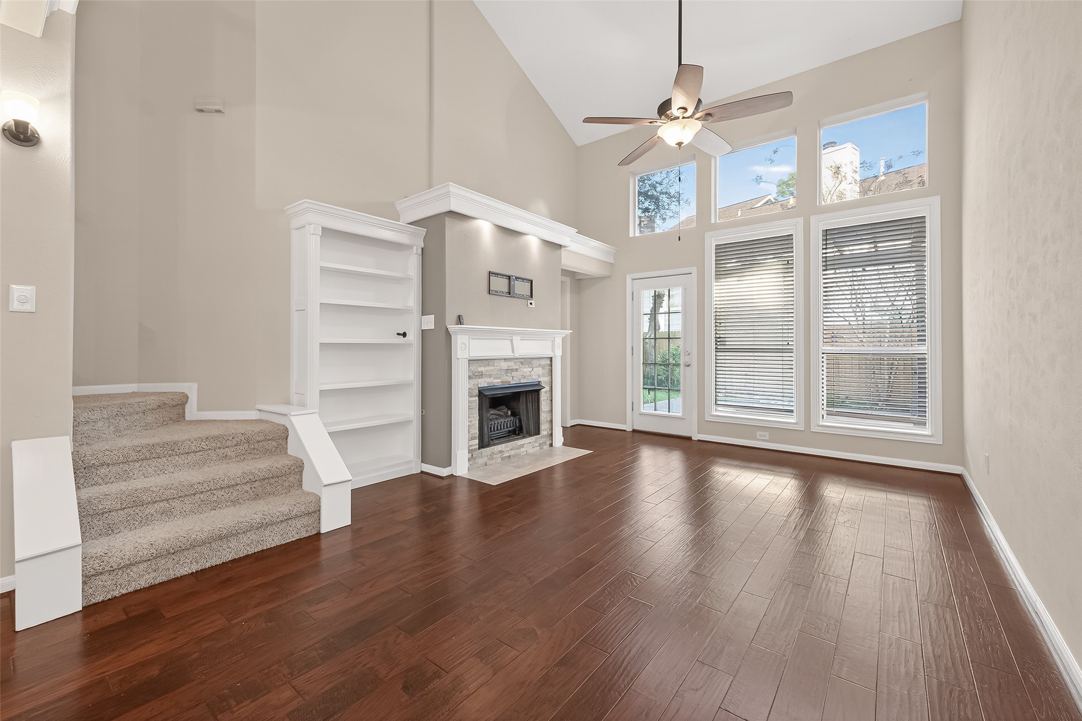 2330 Everest Way Houston, TX 77339 - Photo 11 of 49 View of the living room.