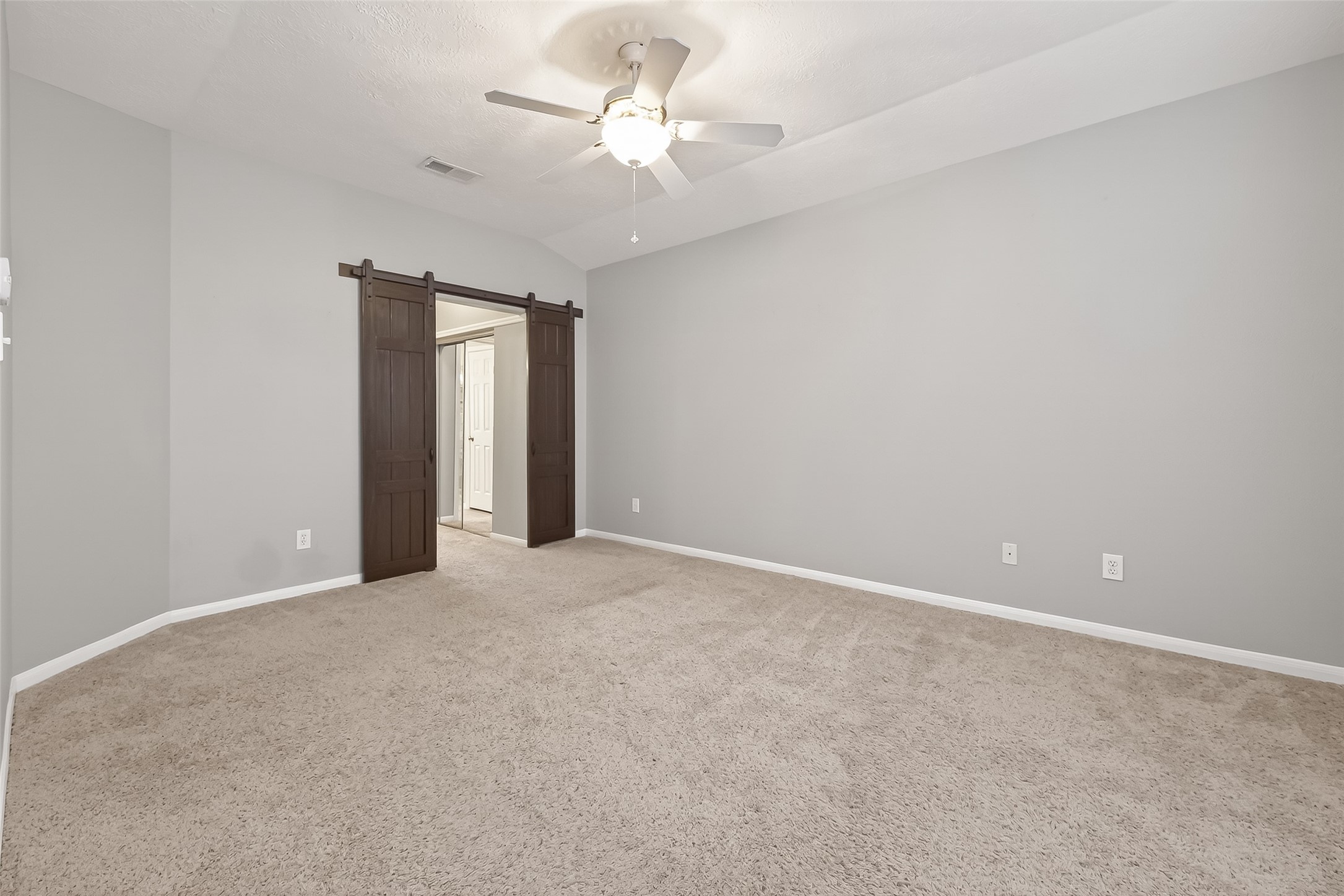 2330 Everest Way Houston, TX 77339 - Photo 25 of 49 Another view of the primary bedroom.