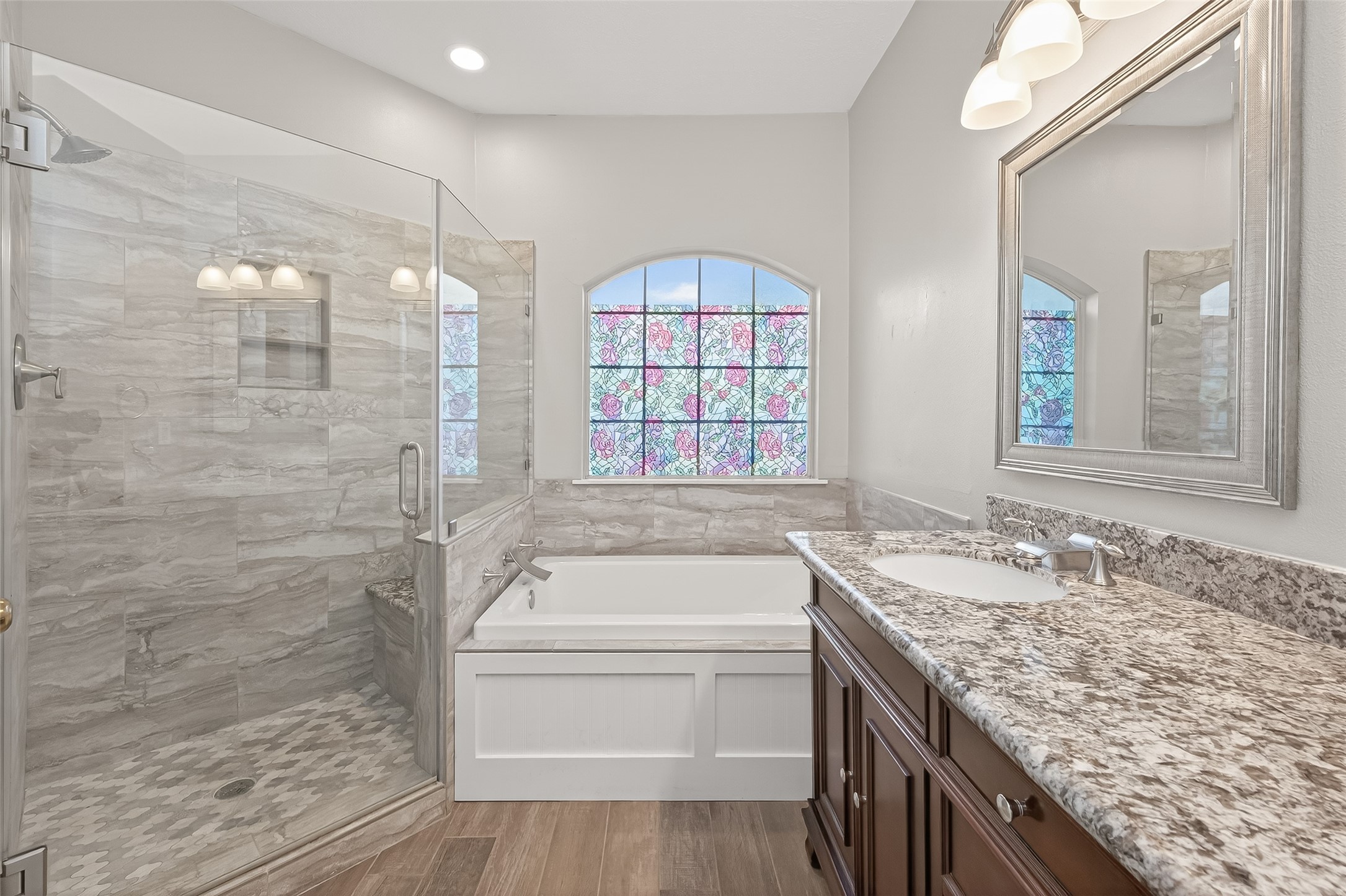 2330 Everest Way Houston, TX 77339 - Photo 30 of 49 Primary bath