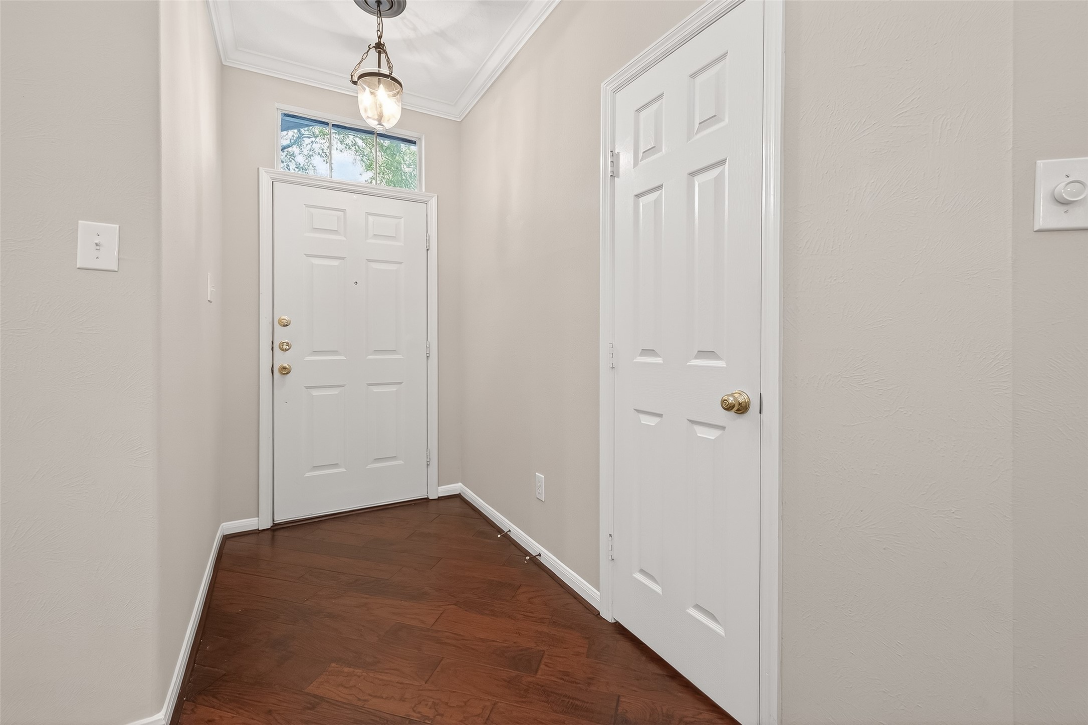 2330 Everest Way Houston, TX 77339 - Photo 5 of 49 Front entry way.