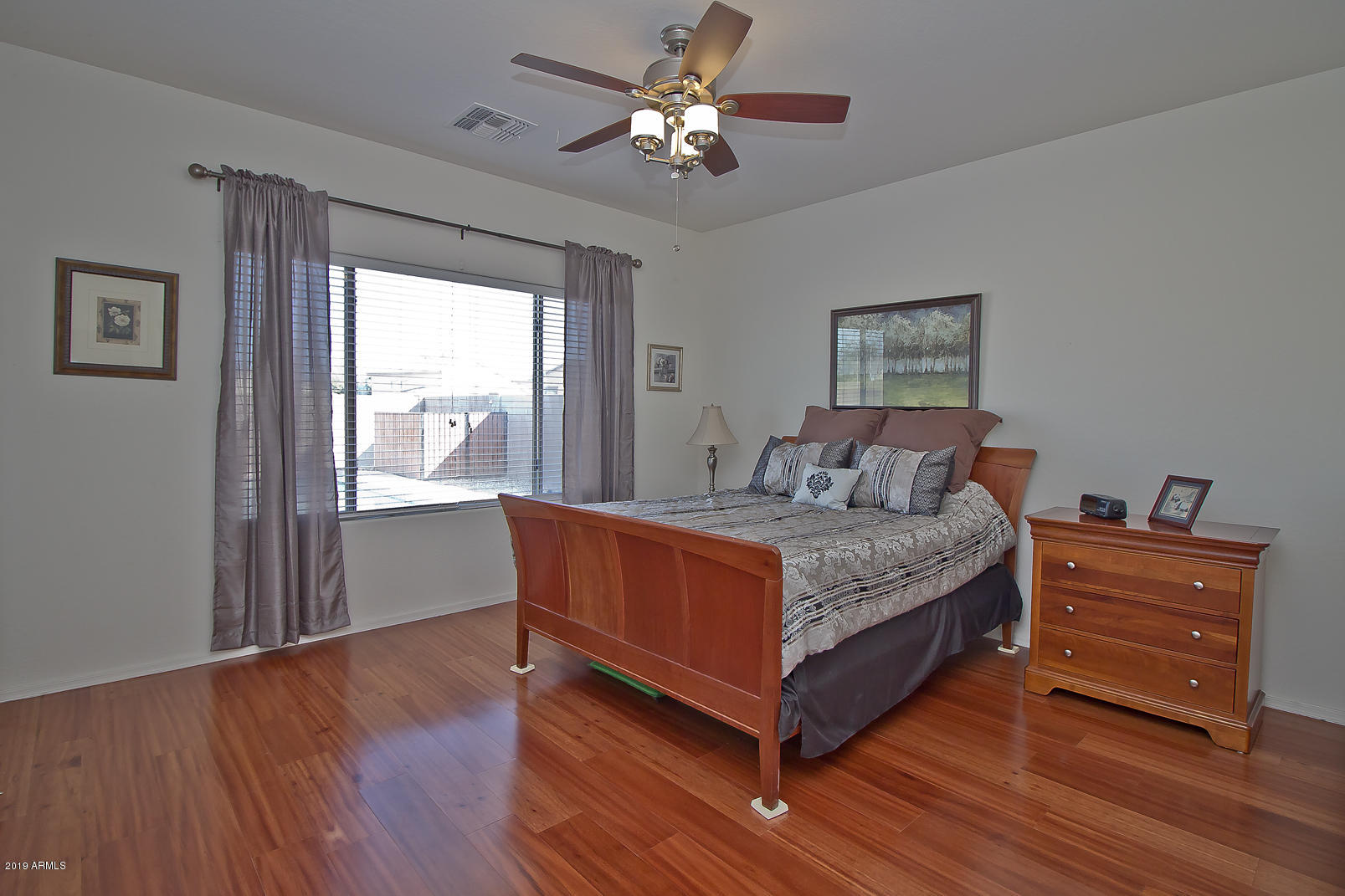 5330 West Beverly Road Laveen, AZ 85339 - Photo 3 of 28 Master bedroom
