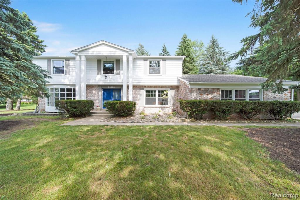 35888 Springvale Street Farmington Hills, MI 48331 - Photo 2 of 35
