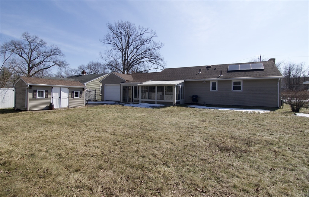 132 Lincoln Street West Springfield, MA 01089 - Photo 41 of 42 a front view of a house with a garden