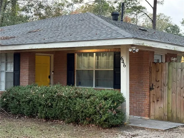 $1,700 | 646 Castain Drive, Mandeville, LA 70448
