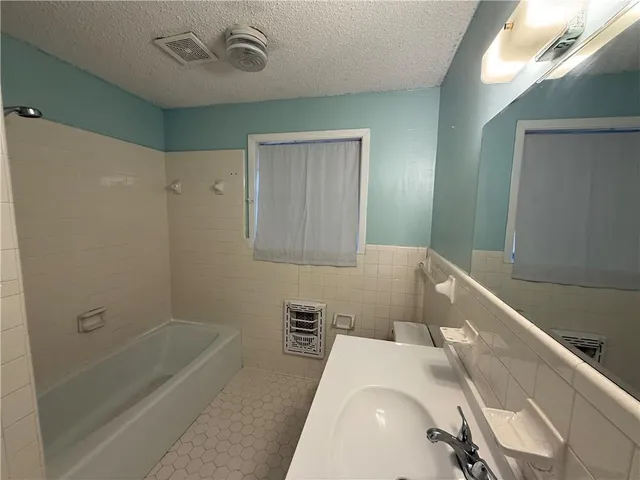 $1,700 | 646 Castain Drive, Mandeville, LA 70448