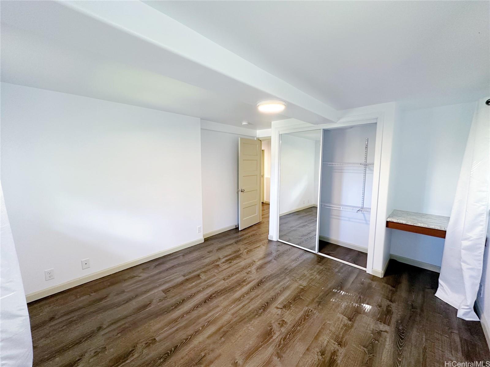 2578 Pacific Heights Road Honolulu, HI 96813 - Photo 17 of 25 a view of an empty room and window