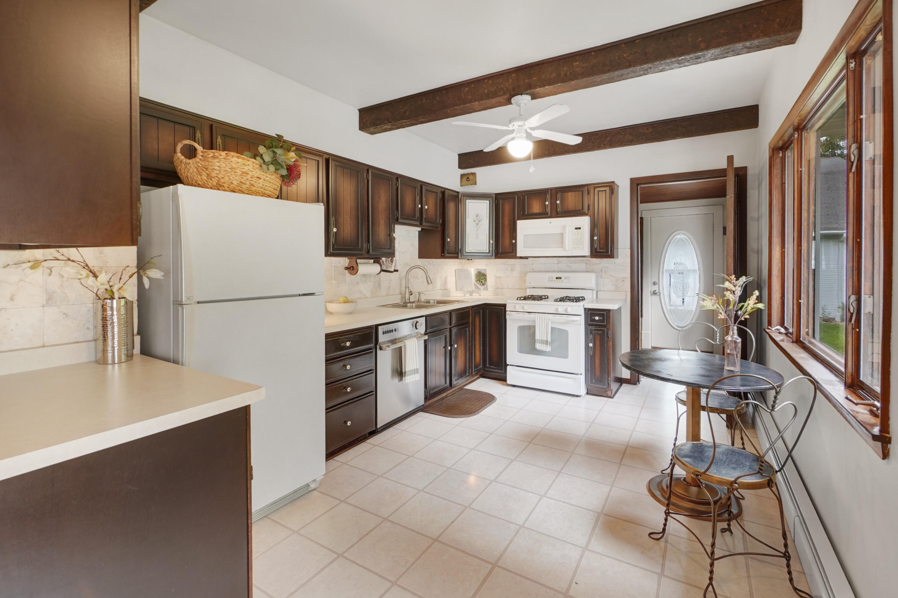 156 Felix Street Wales, WI 53183 - Photo 12 of 39 Kitchen