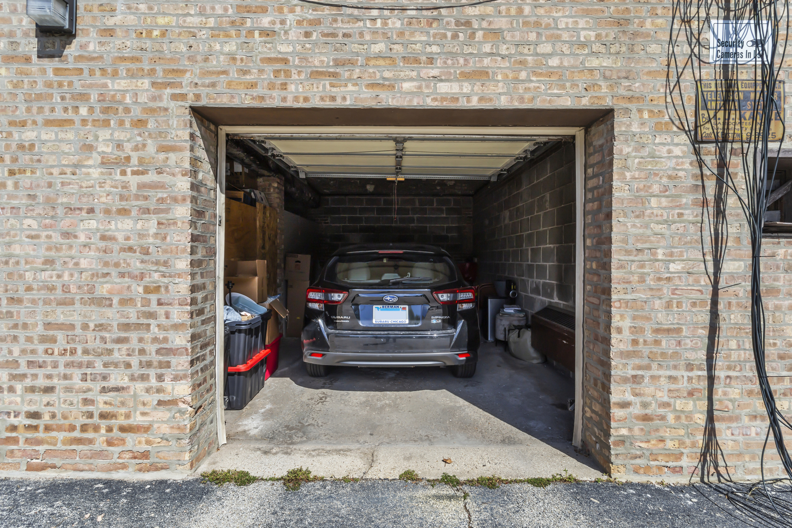 6060 North Ridge Avenue, Unit 2H Chicago, IL 60660 - Photo 16 of 23 a view of car parked