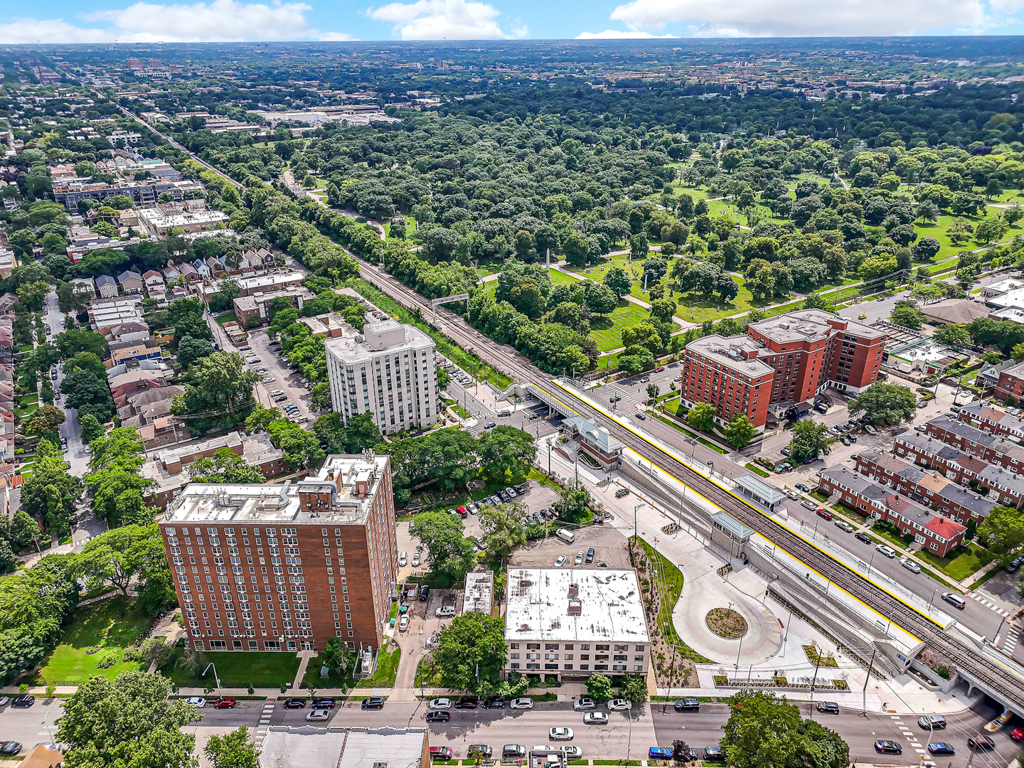 6060 North Ridge Avenue, Unit 2H Chicago, IL 60660 - Photo 19 of 23 an aerial view of a city