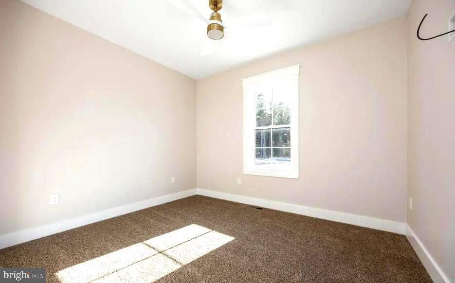19438 Parsons Road Georgetown, DE 19947 - Photo 25 of 36 Bright and airy room with natural light.
