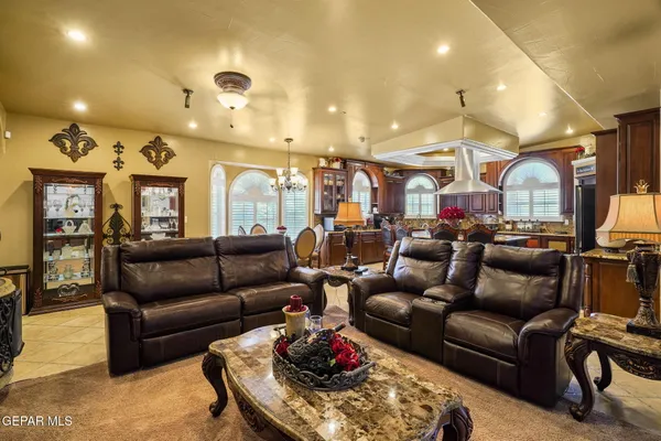 $1,274,950 | 605 Meadow Willow Drive, El Paso, TX 79922