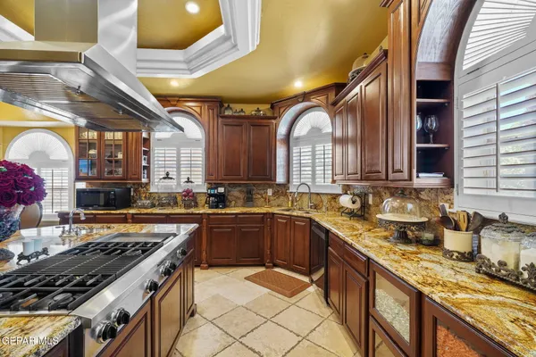 $1,274,950 | 605 Meadow Willow Drive, El Paso, TX 79922