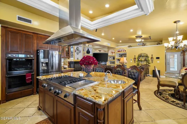 $1,274,950 | 605 Meadow Willow Drive, El Paso, TX 79922