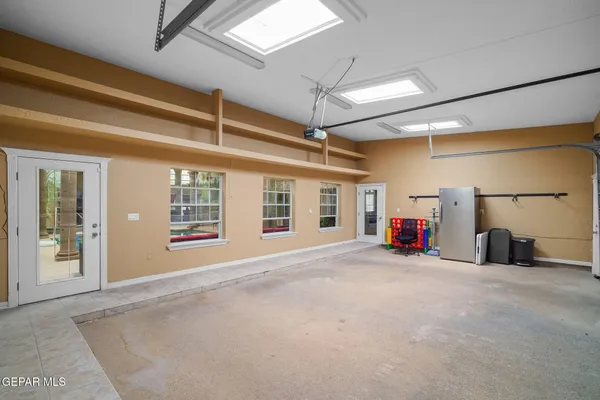 $1,274,950 | 605 Meadow Willow Drive, El Paso, TX 79922