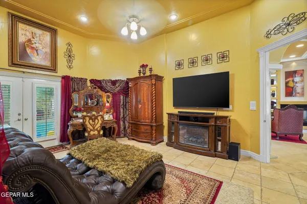 $1,274,950 | 605 Meadow Willow Drive, El Paso, TX 79922