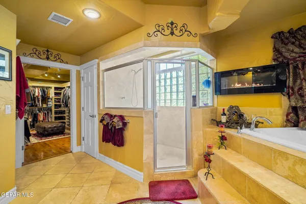 $1,274,950 | 605 Meadow Willow Drive, El Paso, TX 79922