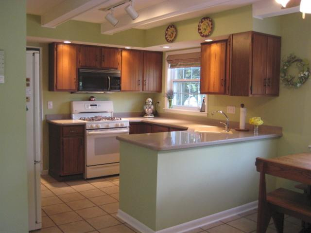 8 Pollock Road Colonie, NY 12110 - Photo 3 of 12 Photo 3