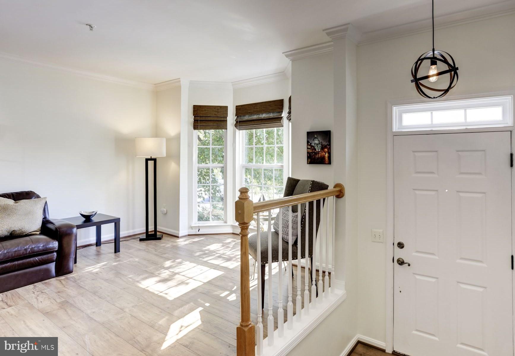 605 Howards Loop Annapolis, MD 21401 - Photo 2 of 29 Interior (General)