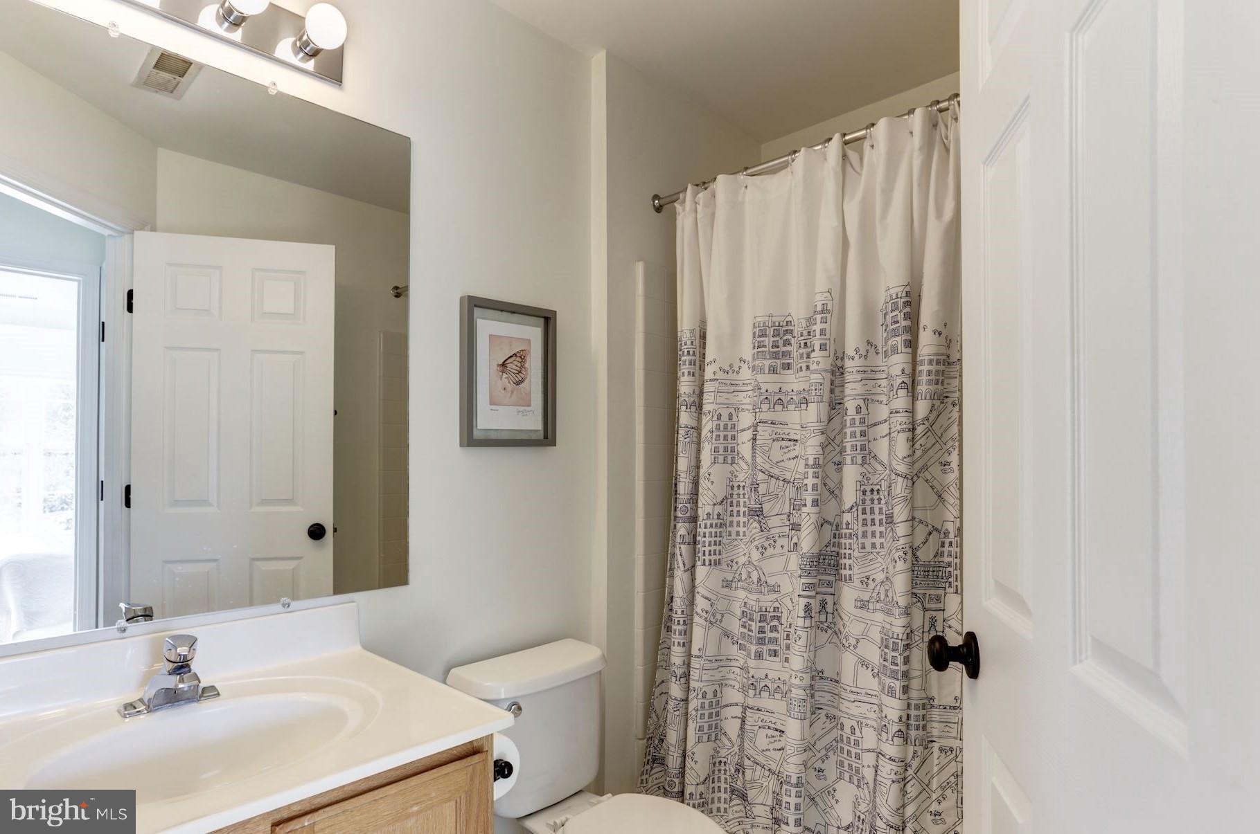 605 Howards Loop Annapolis, MD 21401 - Photo 25 of 29 Bath