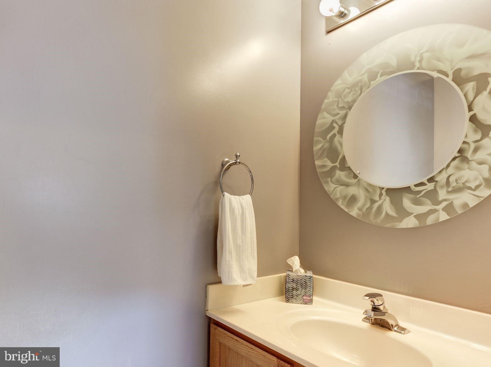 605 Howards Loop Annapolis, MD 21401 - Photo 26 of 29 Bath