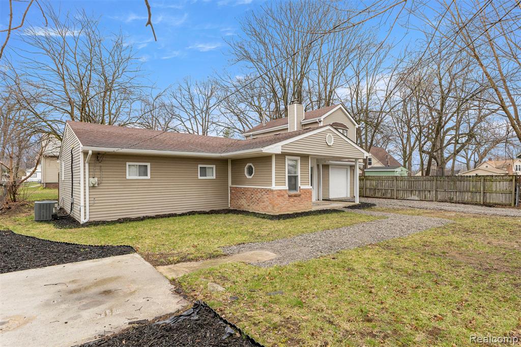 36850 Perry Street Romulus, MI 48174 - Photo 5 of 31