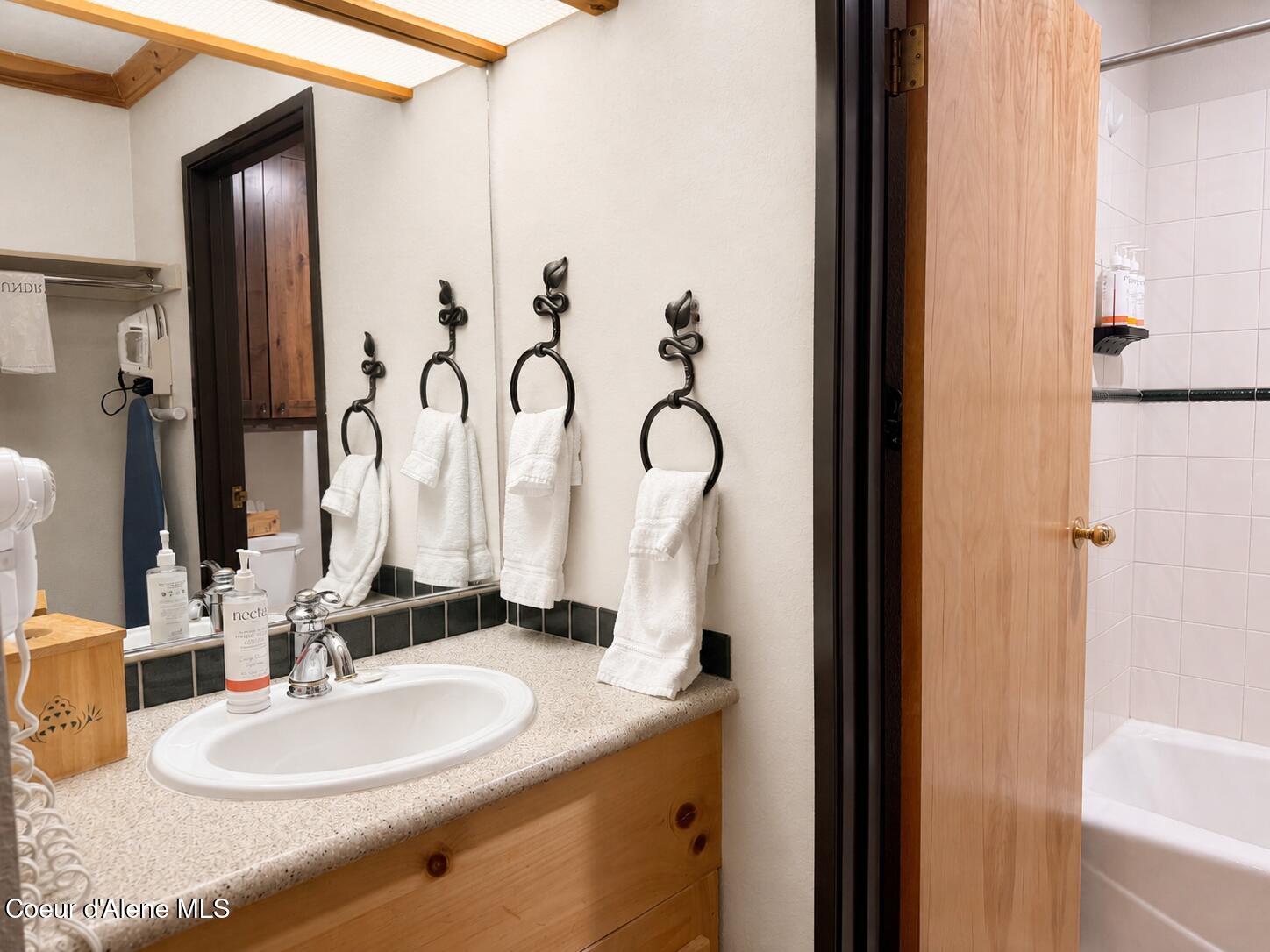 72 Great Escape Road, Unit 509/5111 Sandpoint, ID 83864 - Photo 32 of 42 21. Sm bath