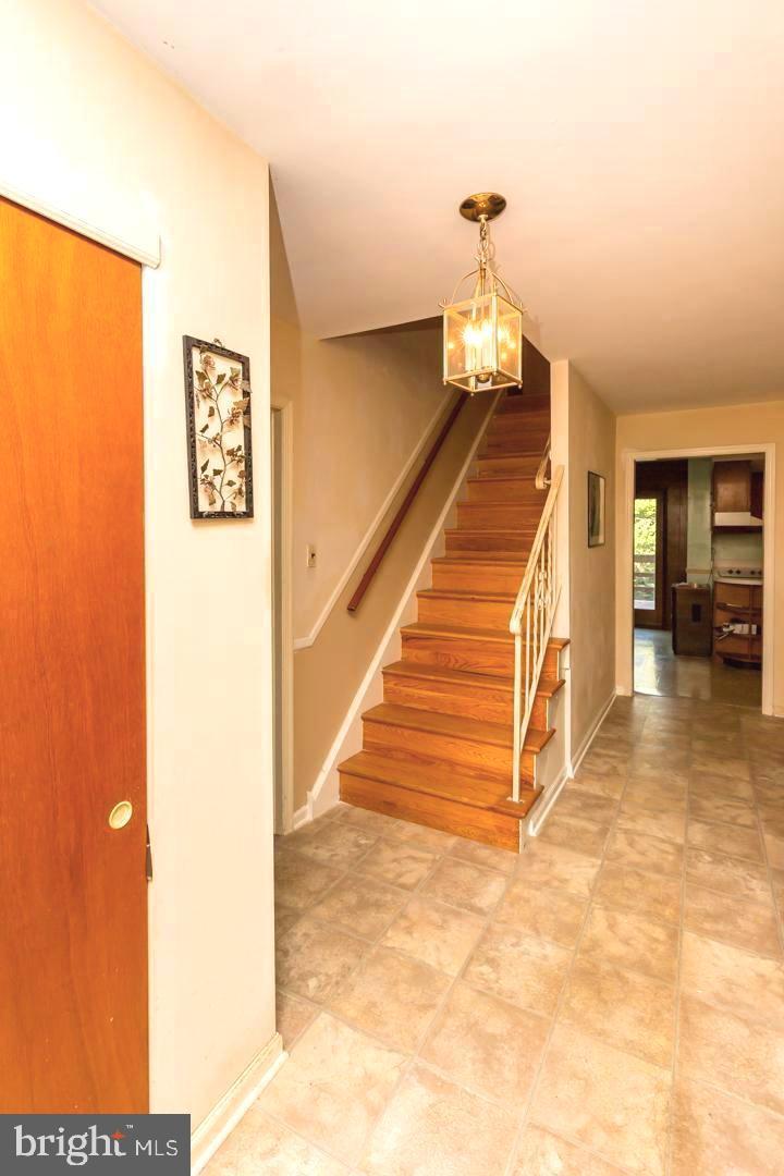 629 Paddock Road Havertown, PA 19083 - Photo 5 of 36