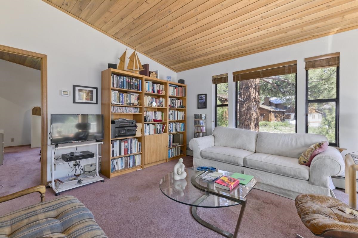 17 Ridgecrest Drive Mammoth Lakes, CA 93546 - Photo 5 of 44 Gallery Image 5