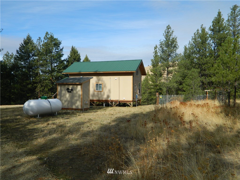 45 Squirrel Road Tonasket, WA 98855 - Photo 3 of 11