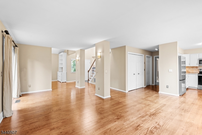 31 Stone Row Lane Oak Ridge, NJ 07438 - Photo 7 of 29