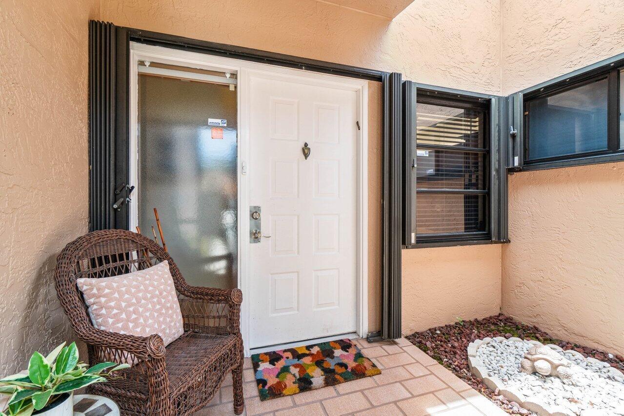 8286 Springlake Drive Boca Raton, FL 33496 - Photo 5 of 43 005-8286SpringlakeDrive-BocaRaton-FL-334