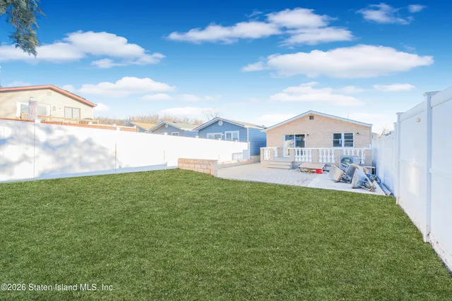 $879,000 | 43 Country Woods Lane | Great Kills