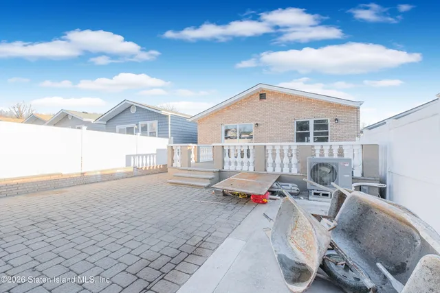 $879,000 | 43 Country Woods Lane | Great Kills