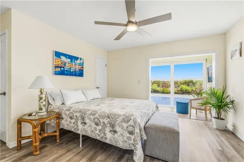$157,700 | 2800 Indian River Boulevard, Unit 7F, Vero Beach, FL 32960