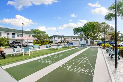 $157,700 | 2800 Indian River Boulevard, Unit 7F, Vero Beach, FL 32960