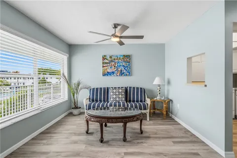 $157,700 | 2800 Indian River Boulevard, Unit 7F, Vero Beach, FL 32960