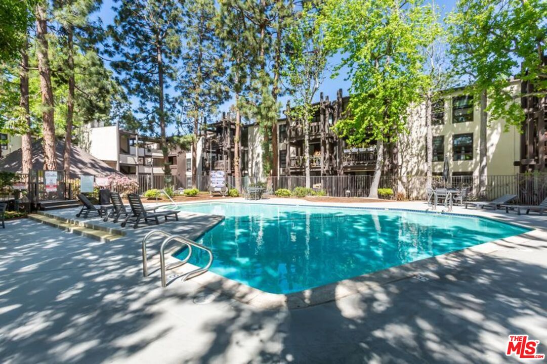 7765 West 91st Street, Unit A2117 Playa del Rey, CA 90293 - Photo 27 of 27 a view of a yard with plants