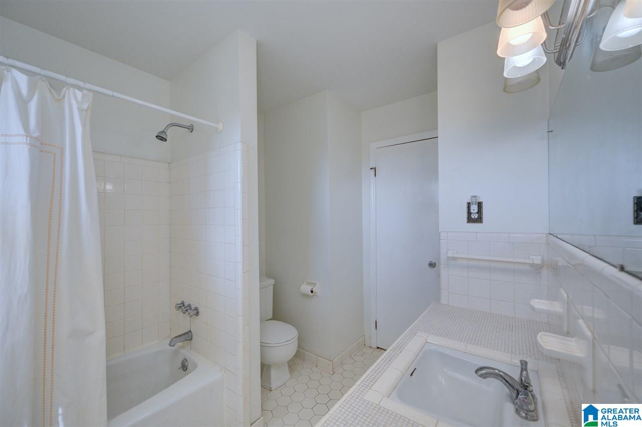 3656 Crestside Road Mountain Brook, AL 35223 - Photo 13 of 27