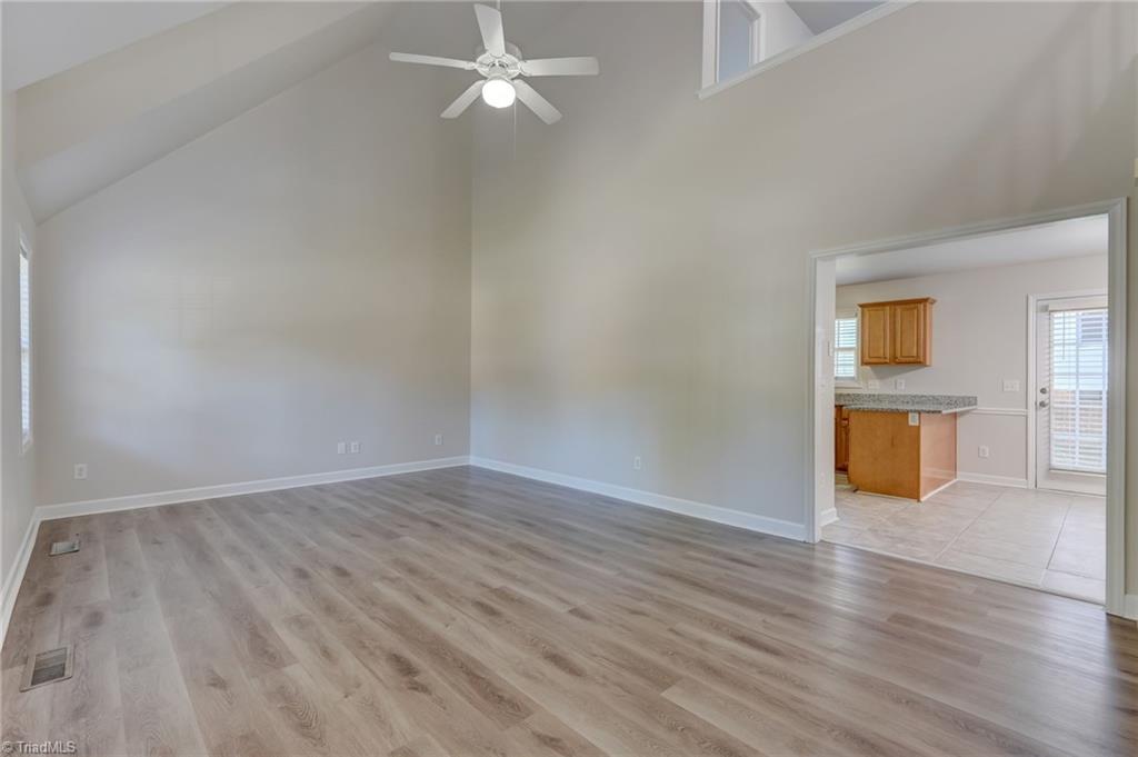 1608 Bridgeport Terrace High Point, NC 27265 - Photo 5 of 28 Living Room